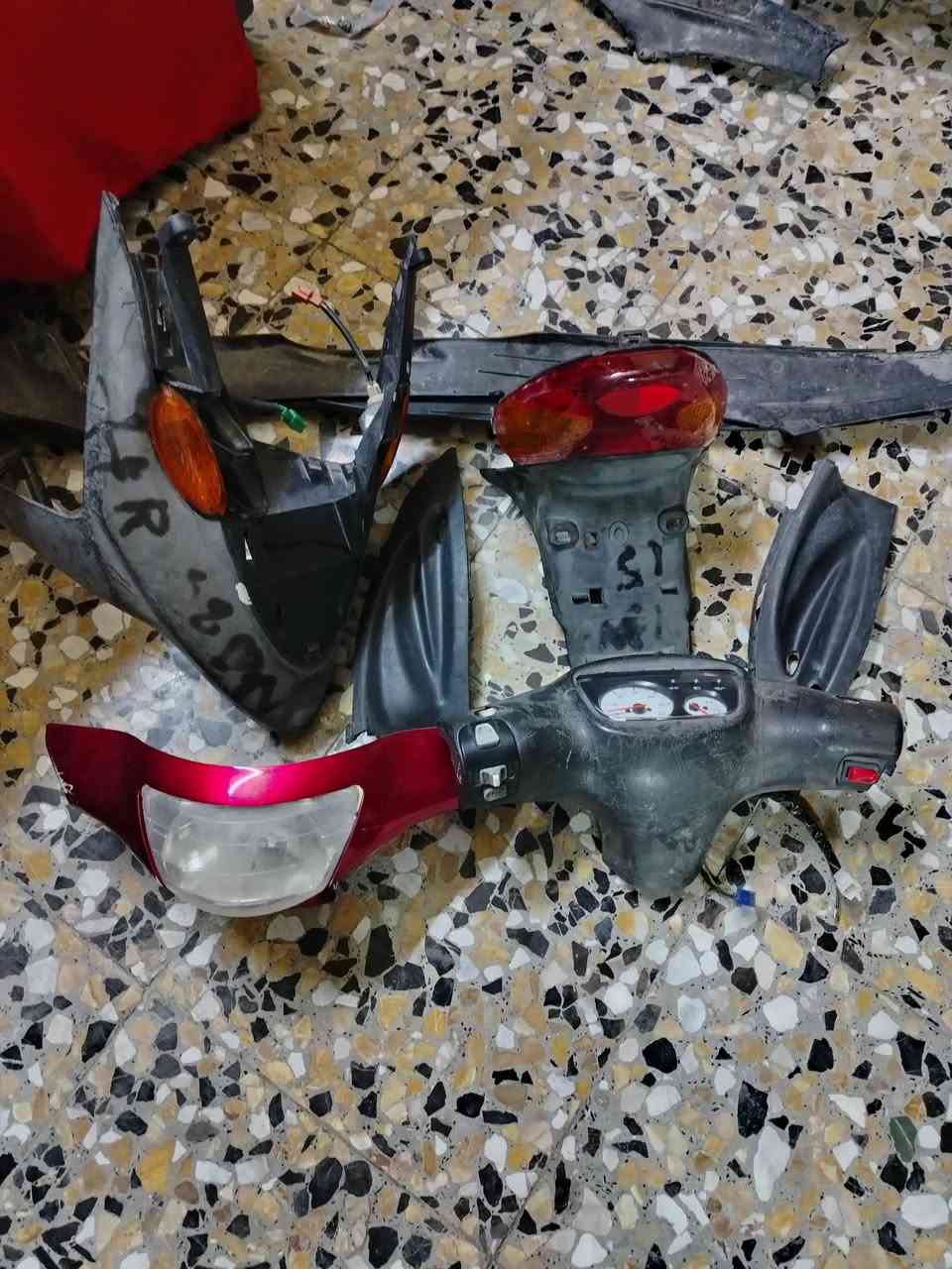 السلام عليكم دراجه تسعه للبيع الدراجه كامله عله اخر حبه الي ايريدهه يدخل خاص السعر 225 وبيهه مجال للطيبين المكان الحكيميه *********** متواجد

نص مكتوب في الصور:
- @3ua35