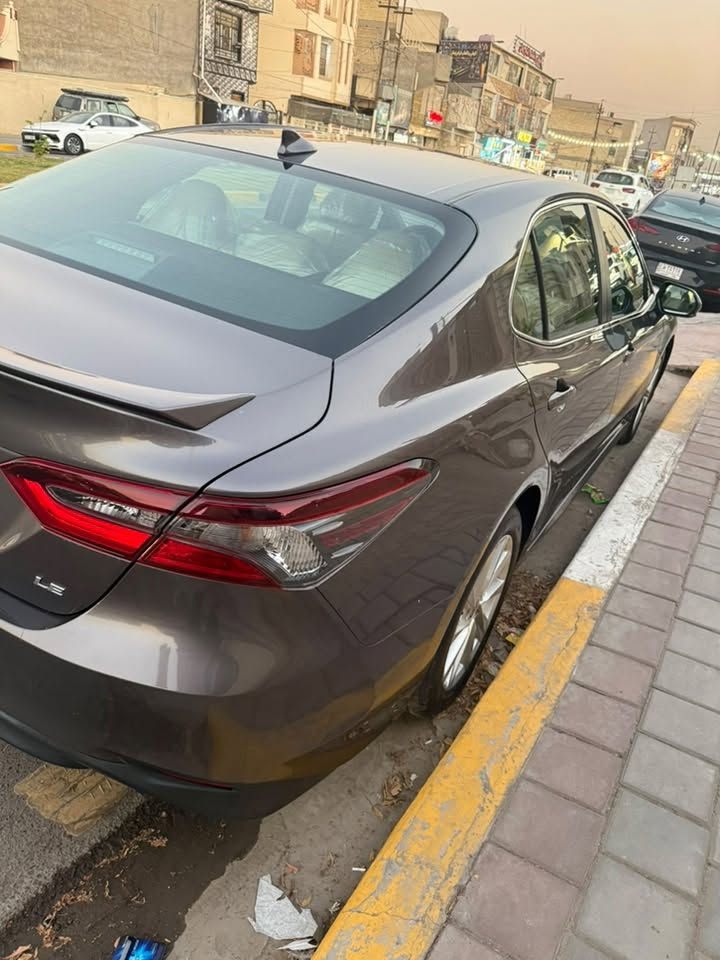 كامري موديل 2024 LE
دخول جديد 

بدون رقم 

بانزين مكينه 2500

تريد مرقم ماكو مشكله تترقم جميع المحافظات

بيها صبغ جاملغ يسار وبنيد  وحافة باب لسايق لان راجع عليها لجاملغ بدون شاصي 
ايرباك ستيرن

موقعها بغداد 

لسعر 178 وبيها مجال

للاستفسار ***********

صور لحادث موجوده
