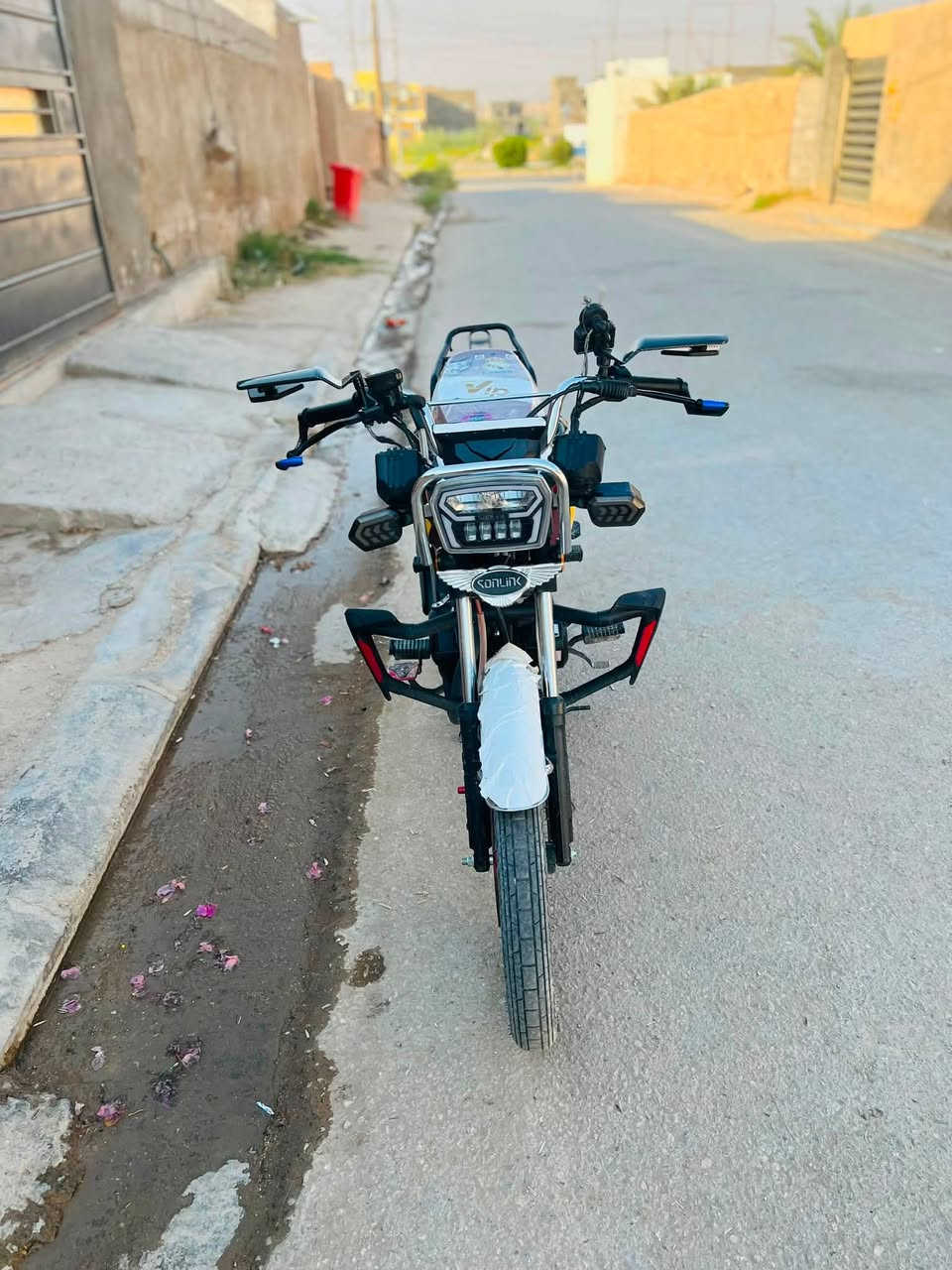 سلام عليكم موطور 25محرك زنجيل 200 ماروني الاستفسار ***********
