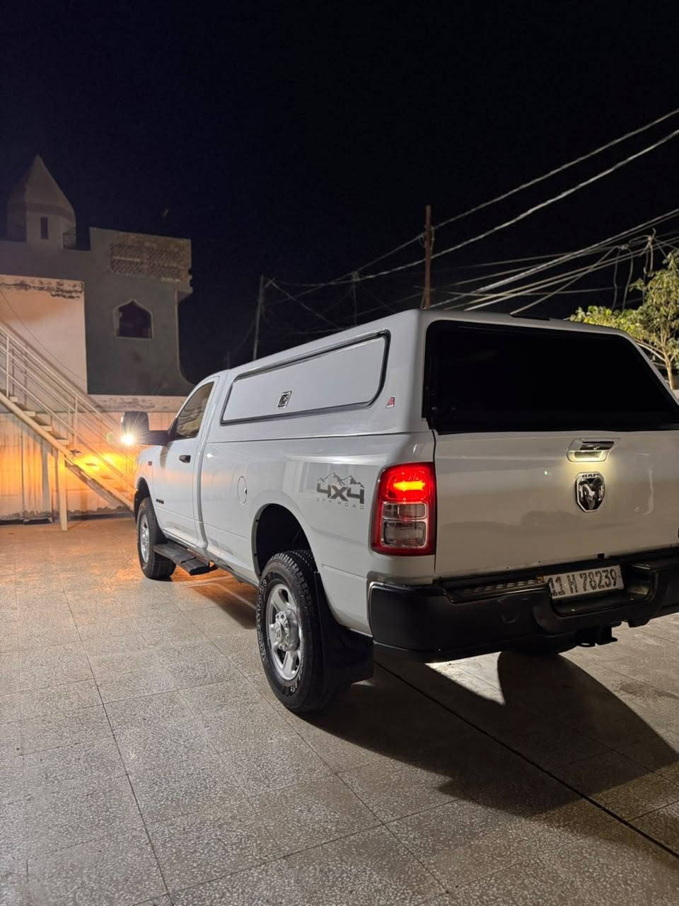 سلام عليكم 
دوج رام 2024
فحل 8 برغي حجم 2500 بدي طويل محرك V8 6.4 HEMI (بانزين)
 السياره اني مستورده كلين تايتل بدون حادث ماشية 11 الف بعده بحاله الوكاله
 السياره مواصفات heavy duty فول. 
بصمه
مري كهرباء شفط+اناره بالمري عند الرجوع 
شاشه كبيره كار بلي 
كير ماوس 
كشنات جلد 
رادار امامي خلفي 
نقطه عمياء 
كروز سرعة 
وباقي المواصفات المعروفه. 
السياره مكفوله اي نقص ما بيها. 
الاستفسار ***********.
