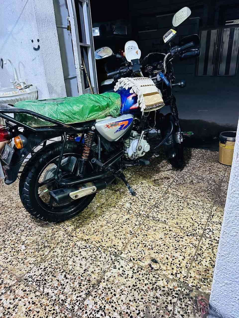 وراق صوليات شرط الترقيم ٧ وصل مصطفى موجوده
بوكسر مديل 23 نازله 24
دراجة زيرو تخبل مكينه نظافته 100٪ كلش خرس
ماشيه 29الف حقيقي لاتنقيص ولاتبخير 
دراجه ستخدام شخصي
تانكي جارد شويه مكاني
 شهداء العبيدي ***********
