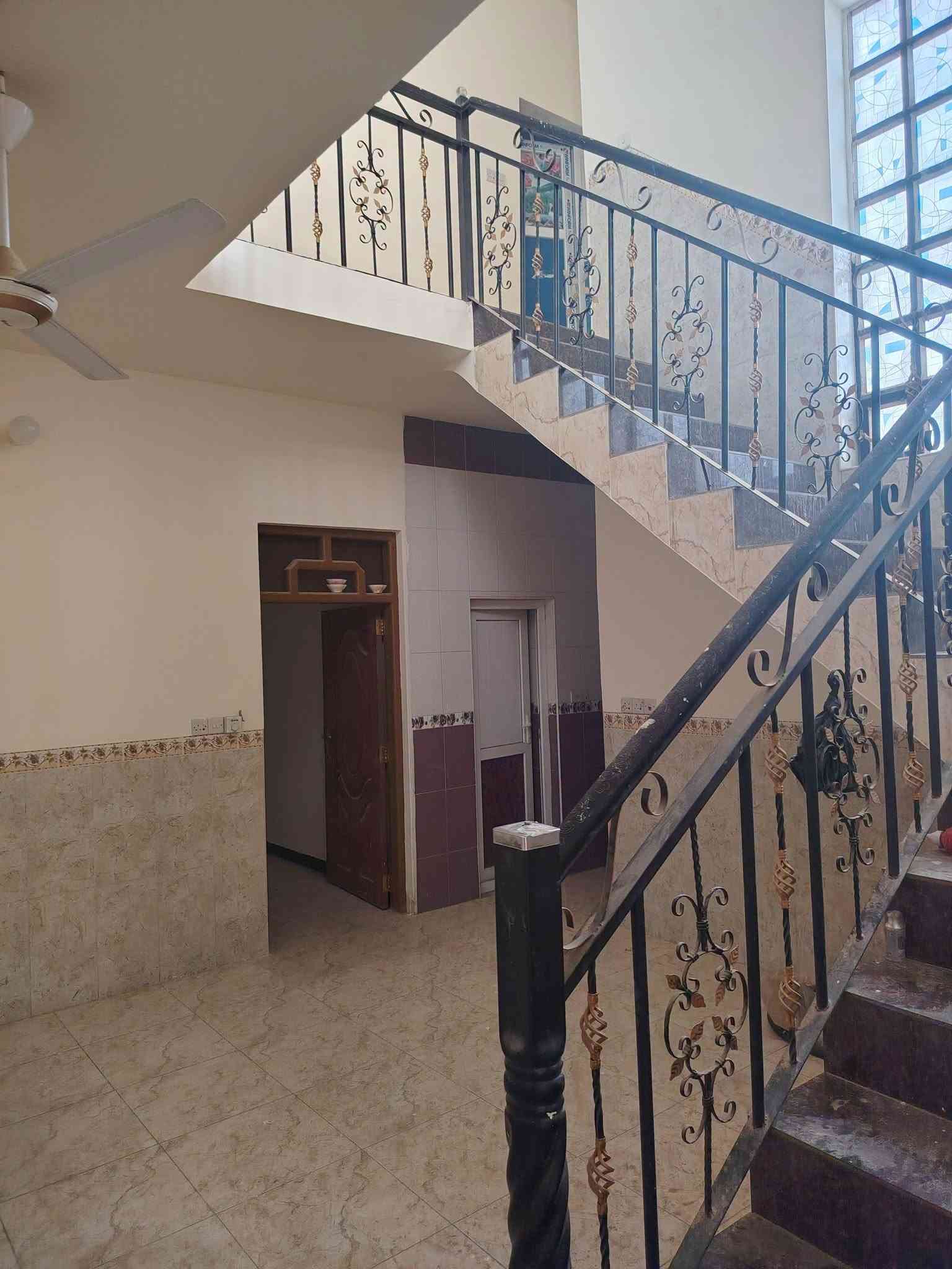يوجد بيت المساحه 150 شارع 12 طابو صرف تحويل مباشر كامل خدمات وسكن البناء طابوك حديث يتكون من طابق ونصف غرفتين في الصقلاوية حي الشهداء الأولى قرب الشارع العام السعر 65
الاستفسار ***********
***********
