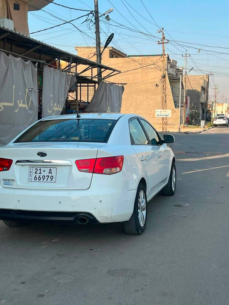 سيراتو ٢٠١٣
نص فول بيه ٣قطع 
صدر جديد تبريد ثلج مكينه كير شرط 
تحويل ثاني يوم
سعر 105 بيه مجال الشراي حك جيه 
سياره عل يديد نضيفه تخبل احلا من صور 
مكان بغداد الغزاليه
***********
