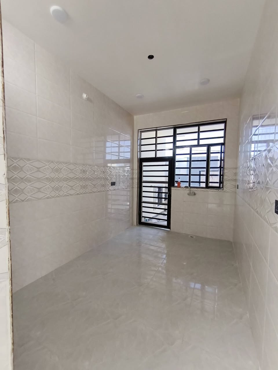 [[بسم الله الرحمن الرحيم]]
    🏡     🏘      🏚 

#يوجد_مشتمل_للبيع 

#العنوان  الفلوجة 
#المنطقة حي الشهداء // مقاطعة 19 الف خلف مجمع البرديني
 

✅المساحة : 125م
⬆️ الوجة : 6 وربع م
🏞️النزال : 20م
 
مكون من
غرفة 1
استقبال 
صالة 
مناور 2
مطبخ
صحيات
الارضية سيراميك
الجدران سيراميك 

                       #بناء 🧱 : طابوك
      
       #شارع 🏞️⬆️⬆️ : 10م

  #السعر_محدد_من_قبل_البائع 
        
    ⚖️⚖️   نوع الملك : طابو صرف تحويل مباشر 🏙 

        #السعر 💰💸: 84 مليون وبي مجال

__________________________________

للأستفسار⛔🖲️ : مراجعة 
🥇#مكتب_الرافدين_للعقار 🥇
العنوان شارع المنجزات تقاطع جامع التقوئ مجاور محطة نمبر وان المركزية لغسيل السيارات 🚗🚖
__________________________________

#ملاحظة//📋📑 اذا لديك عقار تريد تعرضة للبيع او تريد تشتري عقار قم بمراسلة الصفحة او اتصال على لارقام الموجودة+ واتساب
            
         #للأتصال_او_واتساب 📞  ***********
         #للأتصال_كورك.   📞.      ‏‪***********‬‏

#بيع_وشراء_الدور_السكنية_والزراعية_العقارات_في_مدينة_الفلوجة #مكتب_الرافدين_للعقار_بيع_وشراء_العقارات_بسعر_مناسب
@#عقارات_الانبار_الفلوجة
