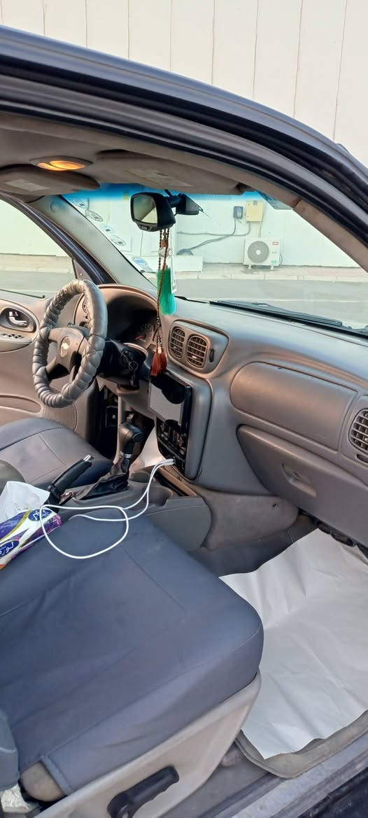 للبيع شوفرليت بلايزر موديل 2007 LS محرك ما مفتوح ابيض بشرط سيارا اسبير منازل واحد عراق بل نضافا تعال شوف بعينك  ماشي 140 كليو سيارا كلين بدون صبغ سيارا جديد جديد محرك وكير بشرط تبريد ثلج ثلج تحويل وكالا بشرط مابي مصرف دينار سعر 98 ومجال حك جيا وعليها غرمات 9 اوراق تنزيل من حساب عنوان دهوك ☎️ للاستفسار *********** *********** دهوك, العراق
