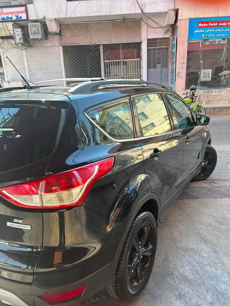 فۆرد ئیسکەیپ ٢٠١٣ بۆ فرۆشتن 
مەکینە ١٦ تۆربۆ 
بێ بۆیاخ 
مواسەفات se ecoboost
سنوقی جەگ 
رادار 
شاشەو کامێرە 
گێڕ ئۆتۆماتیک
تایەو ویلی پاک 
تەبرید مەرکەزی
 رەقەم سلێمانی 
***********
