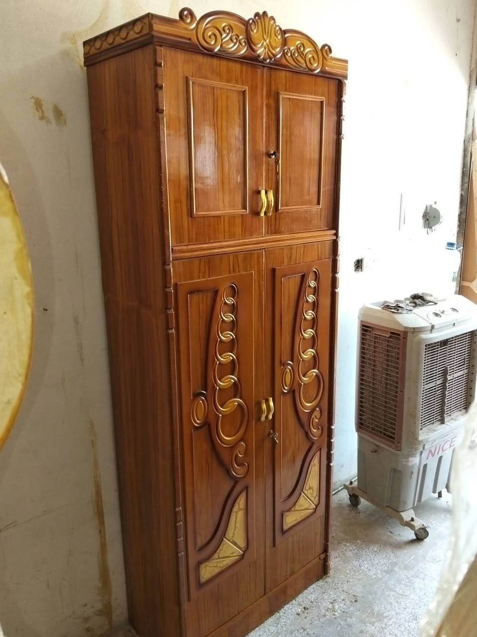 السلام عليكم غرفة للبيع 7 باب طابقين صاج احطاطه داخل خارج ظهر جرجوبه صاج اخت الجديده بشرط السعر 850الف وبيه مجال العنوان كاطون الرازي شارع ابو رباح قرب جامع أسماء الله الحسنى مزاد ابو كرار الغريباوي ***********
