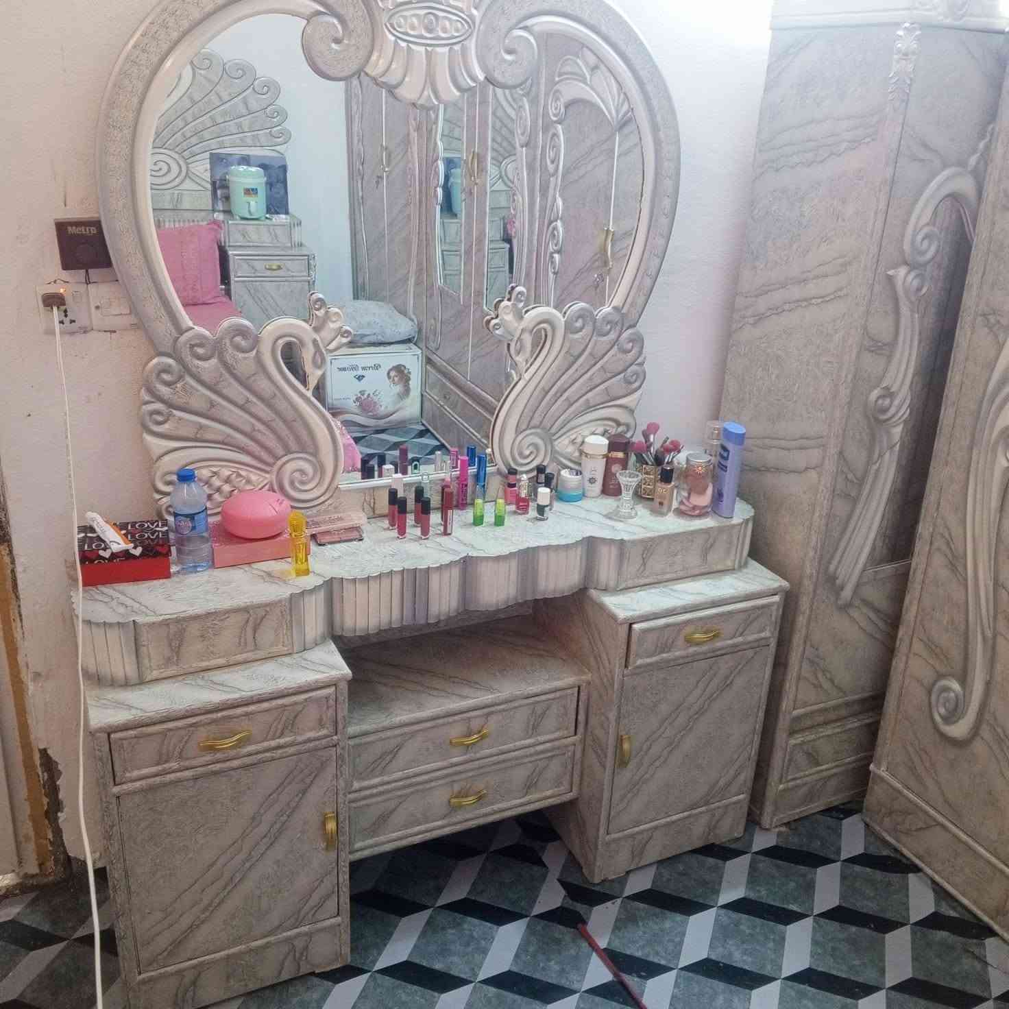 غرفه عراقيه حطاطه ستعمال شهر لبيع عنوان رحمه قرب افران دبي مراسله صفحه ***********
