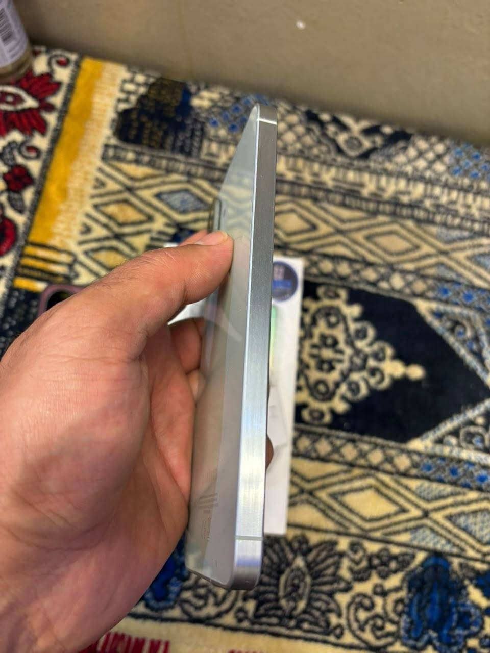 سامسونك A56 ستخدام قليل نضافه100% ذاكره 256 العشوائيه 12
مع راس شحن اصلي 45 واط
ملحقات كامله .. بغداد السعر 450 الف.. ***********
