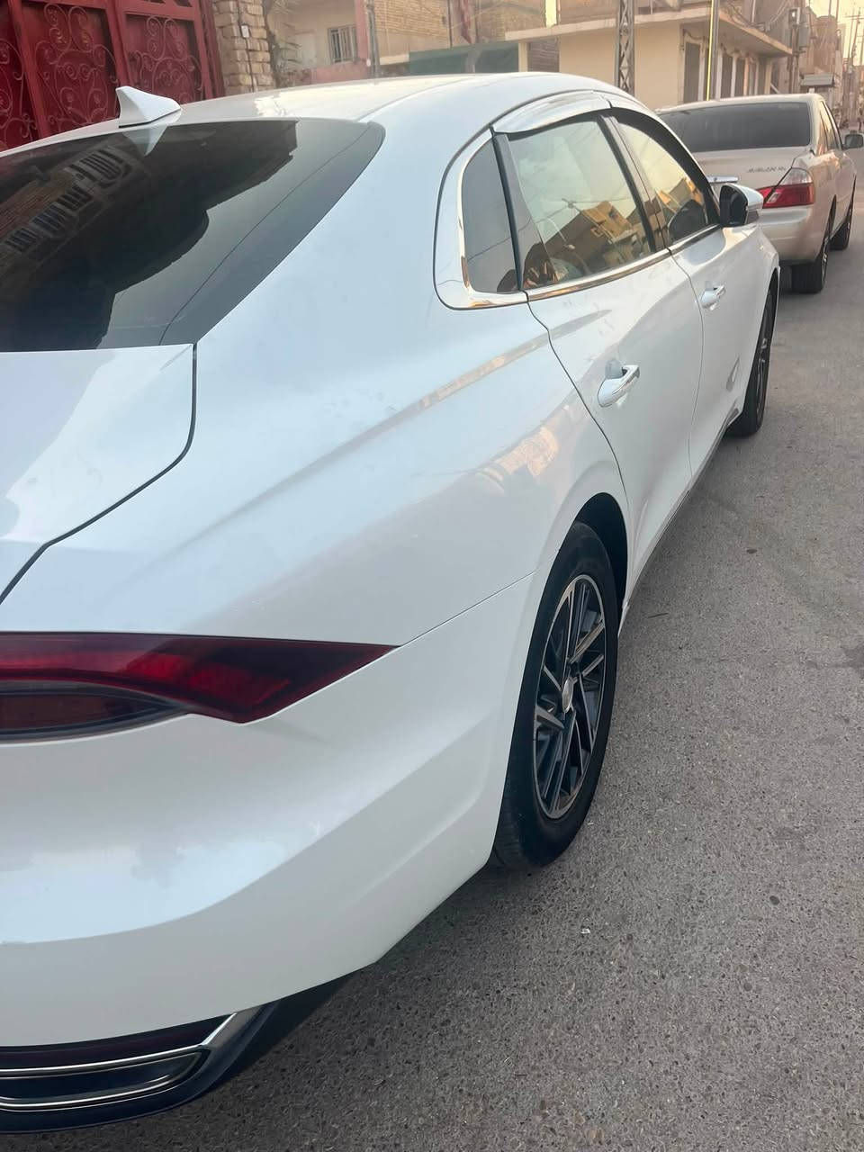ازيرا 2023 للبيع وارد كوري فول مواصفات ما عدا الفتحة
💸السعر 220 بي مجال قليل 
للأستفسار 

*********** فقط واتسأب 

او الاتصال ***********

