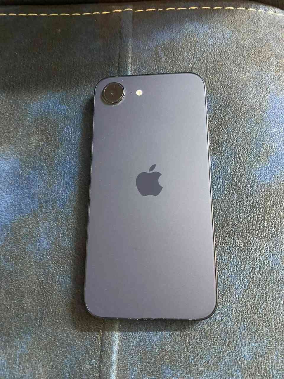 Iphone 16e للبيع
الذاكرة : 128GB
البطارية : 96
المنشأ : امريكي
السعر : 500,000
للتواصل : ***********
الملحقات و الباكيت الاصلي متوفر

نص مكتوب في الصور:
- 5:37 33 Battery Health Battery Health Normal This iPhone battery is performing as expected. About Battery & Warranty... Maximum Capacity 96% This is a measure of battery capacity relative to when it was new. Lower capacity may result in fewer hours of usage between charges. Cycle Count 306 This is the number of times iPhone has used your battery's capacity. Learn more... Manufacture Date November 2024 First Use July 2025