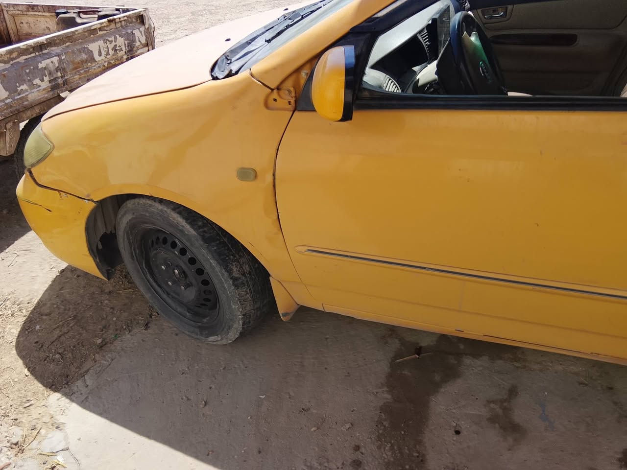 سلام عليكم بي وادي f3سياره محرك كير كفاله كير عادي بدون ضربه بس كشره بيها طخطخات خفيفه مكفوله من ضربه القويه مصفره هيئه وغرامات رقم بغداد باسمي ***********
