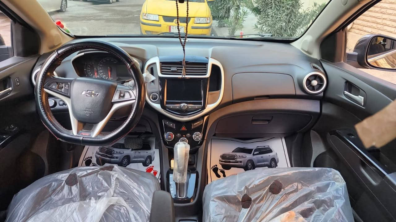 السلام عليكم للبيع سياره شوفر سونك موديل ١٩  بغداد  ماشيه ١٢٠ Rsيعني موصفات حادثها جاملغ سايق  ودون دواخل وهنا بل عراق تقريبا نفس مكان ومرجع بارد و حافه بنيد سياره كير محرك  تبريد خير من الله صدر  ٧٥ بل ميه نظافته باتري جديد  تخم  تاير نظيف  كلشي بيها شغال  موصفاتها شاشه كاربلي كامره لايت اوتو بصمه تشغيل بصمه ابواب جام كهرباءي مري كهرباءي  تحكمات بل استيرن كروز سرعه  مودات صوت كشن كهربأي مخمل مطعم ابو خط الاحمر مانع انزلاق ويل كب كروم ابلادي  وبعد بيها موصفات سعرها ٧٥ وبيها مجال بسيط حق الجيه مكانها حي الاعلام لتواصل عل رقم *********** او خاص
