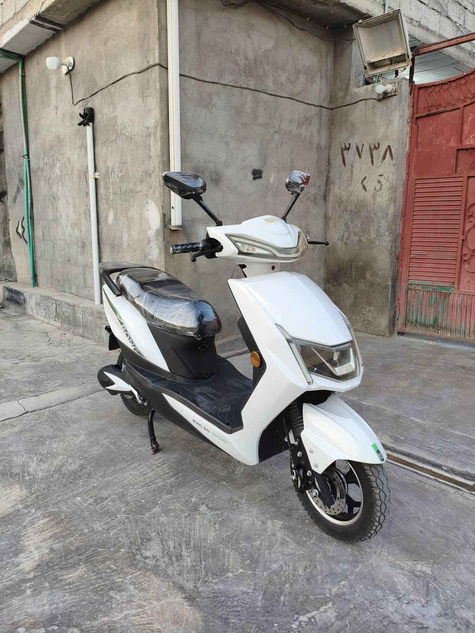 ماطور شحن 2025
سكنس RONG
6بطاريات كبير شرط فحص 
تشغيل عن بعد 
تايرات اثنين نضيف 
نضام R
اربع نمر 
كهربائيات كله شغال 
سعر 650بي مجال 
عنوان ديالى جلولاء 
***********
