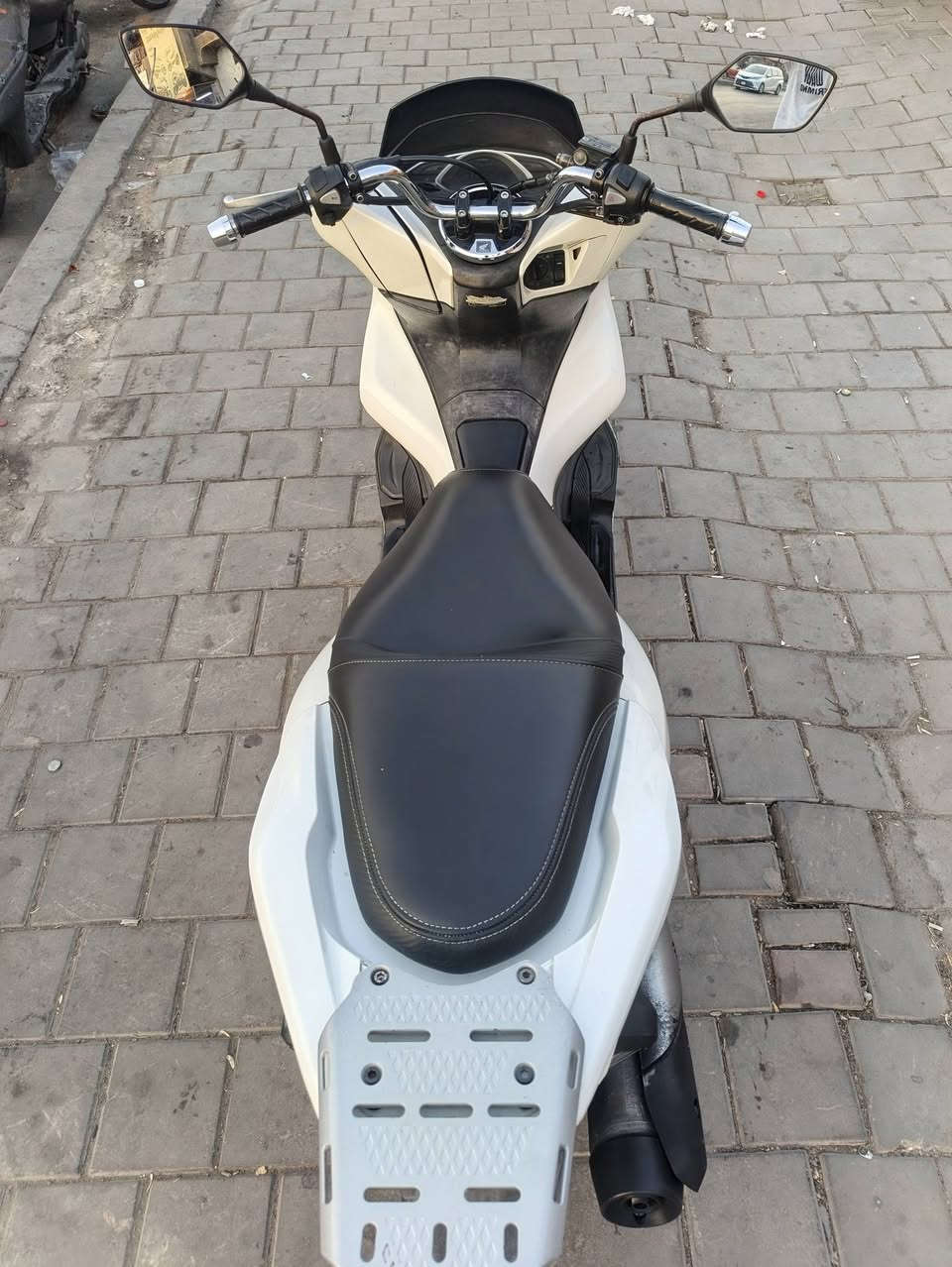 ‏جيل ثالث ياباني PCX
‏مكينه 125 
‏مكفوله كفر ومكينه 
‏دراجه جديده مابيها نقص 
‏السعر 15ورقه و بيه مجال 
‏العنوان بغداد حي البتول قرب فلكه حي النصر
‏واتساب او اتصال *********** 📱
‏
