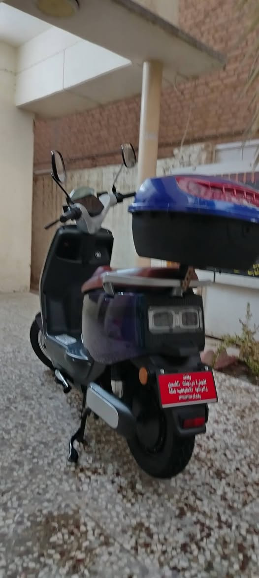 السلام عليكم دراجه شحن ام عيون شركة بغداد موديل ٢٠٢٥ استخدام قليل
بطاريات عدد٦ الحجم الكبير
الملف ١٥٠٠ نحاس كما موضح
السرعة ٦٠ كم
جهاز انذار +كارت تشغيل
بلوتوث +مخرج شاحن موبايل
تمشيك ٤٠ _٤٥ كم في الشحنة الواحدة
مكاني بغداد الكرادة
السعر ٧٠٠ وبيها مجال
للاستفسار الاتصال على الرقم *********** موجودواتساب

