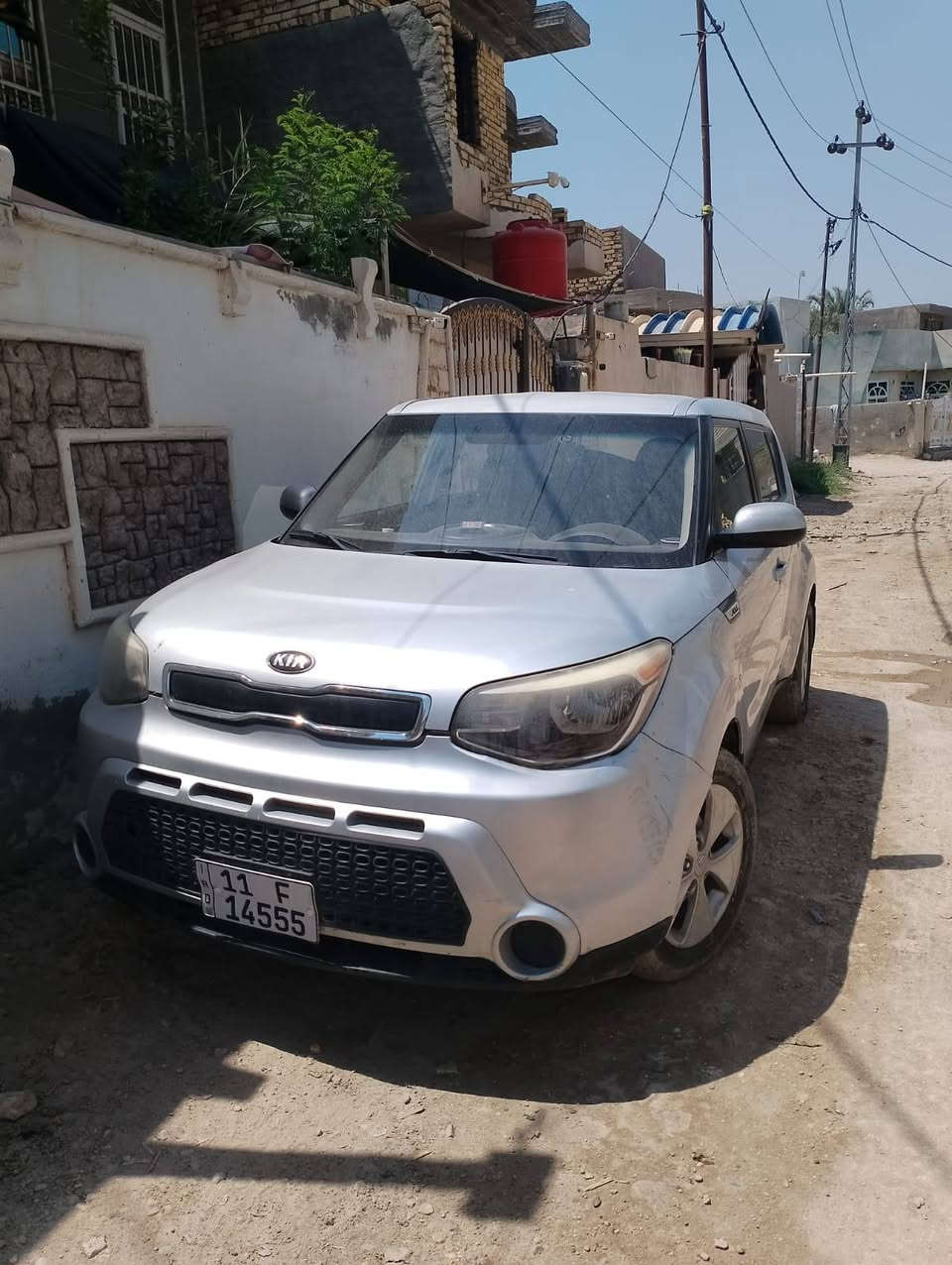 كيا صول موديل2015  رقم بغداد اللون سلفر /فضي/ محرك 1600 GDI ماشية 71 الف / سعر 88
محرك 1600 gdi 
ضررها اربع قطع صبغ بدون دواخل
اللون سلفر فضي 
تبريد بحالة فوق الجيدة
حدادية جيدة 
باتري جديد 
تايرات جيدة 
داخل السيارة نضيف  لون اسود 
سنوية جديدة بأسمي رقم انكليزي 
محرك لا تبخير ولا تنقيص ولا دفانز 
السيارة مكانه بابل / مركز الحلة / ***********
