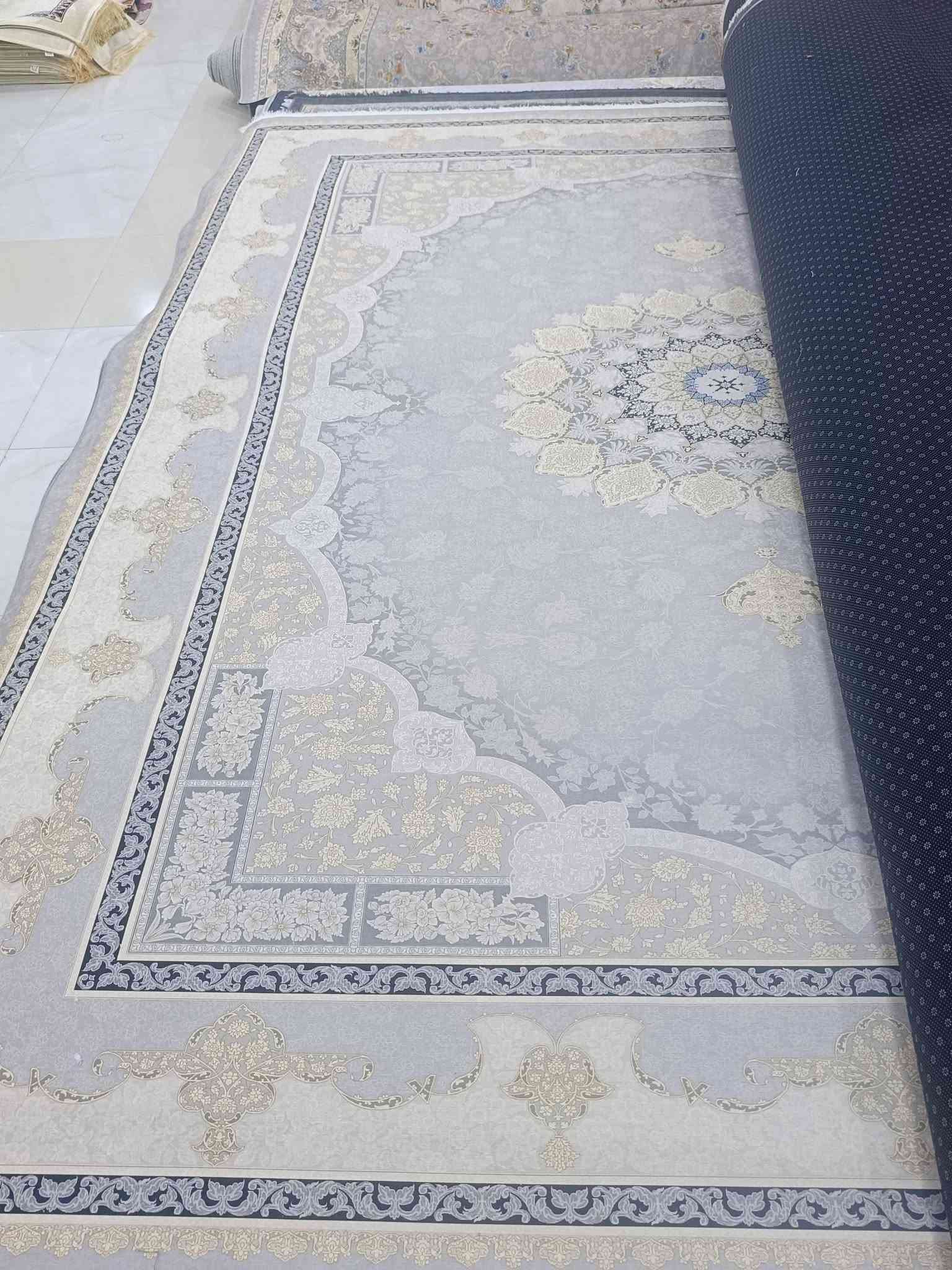 داشکان پشتلاستیک ئەسڵی هەموو نەخش و قیاسێک مەتری 8هەزار واتە فەرشێکی 3x4تەنها 95هەزار
لەسموود سەروی مارکێت ئاڵتون بەرانبەر پێشانگای بورهان 
ژمارە *********** تاکو ڕۆژی جمعە
