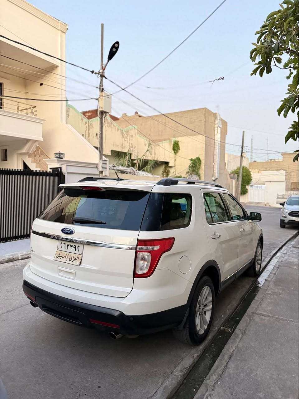فۆرد ئیکس بلولر
مۆدێل ٢٠١٢
رەنگ سپی
مەکینە ٣.٥مرغوب بێ توربو 
بێئێرباگ پێش پشت کەپس 
کلین بە شەرت
تەبرید مەرکەزی 
حساس
تەحدید سرعە
سەیارەکە پاکو بێ مەسرەفە 
٤ تای نوی 
گەعیە کامل
یەک دەست سیارەکە  
١٤٠وەرەقە و مجال

اللون:الابيض

المحرك: ٣.٥مرغوب (بدون تيربو) اقتصادي وقوي

المواصفات 
•بدون ارباك
• كبس خلفي و امامي 
كلين تايلتل
• تبريد مركزي ممتاز
• تحديد سرعة
السيارة نظيفة جداً وقليلة الصرف
أربع تايرات جديد

سعر ١٤٠ ورقة بيا مجال 

السيارة جاهزة للاستخدام وما تحتاج أي مصروف.

للاستفسار التواصل على الخ*********** أربيل, العراق
