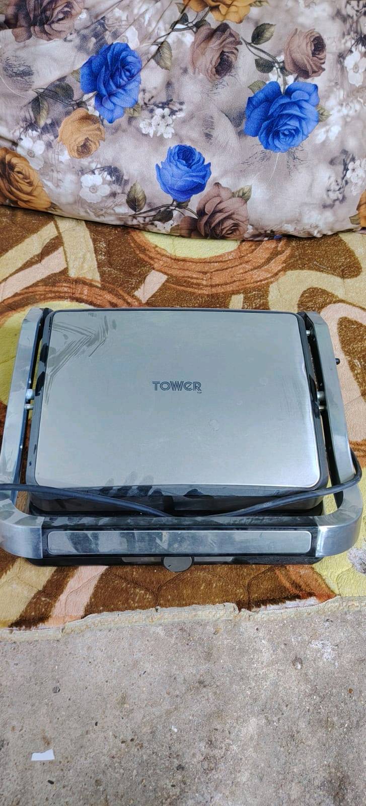مكنسة كهربائية غير مستخدمه فقط مفتوحه للبيع ماركة Fantom السعر ٦٠  كابسه صاج ماركه عالميهTOWER أصلية السعر٥٠ جرباية السعر ٥٠الف مكاني بغداد مدينة الصدر الحبيبية