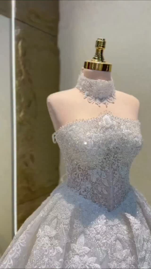 ملابس • للبيع