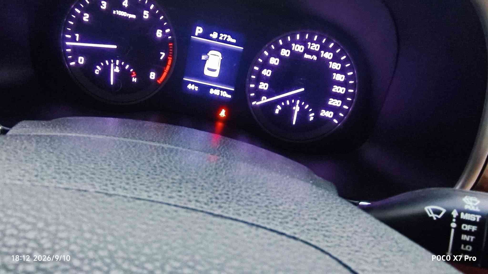 السلام عليكم
🚘 هيونداي توكسان 2020 خليجي 
ماشية 84الف كم 
صور السونار مرفقة 
رقم بغداد دولي تحويل مباشر
🔹 بصمة تشغيل
🔹كراسي امامي كهرباء 
🔹 بصمة أبواب
🔹 شاشة
🔹 كاميرا خلفية
🔹 حساسات خلفية
🔹 تحكم ستيرن
🔹 كروز كنترول
🔹 لايت LED
🔹 مانع انزلاق
🔹 داخل بيجي 
🔹 بلوجكتر 
🔹 مود درايف
🔹 بلوتوث + USB
🔹 ويل كب 
🔹 قطعتين تبريد 
🔹 محرك 2000 دوش 
🔹 اشاير مري 
🔹مري شفط
🔹 فل مواصفات عدا البانوراما 
شباك لكزز لد
السعر 187 وبية مجال بسيط جدا
مكفوله من الصبغ والتبديل والبارد 
📞 للتواصل والاستفسار:
***********🔵

