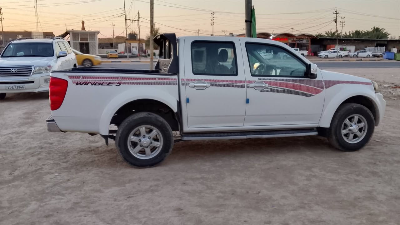 السلام عليكم سياره كريت ويل موديل 25 ماشيه 60 ألف مكانه الحمزة الشرقي السعر 130 وبي مجال رقم قادسيه رقم ***********
