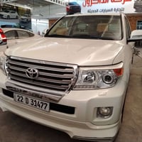 لاندكروز • ٢٠١٥ • ٩٠٠٠٠ كم