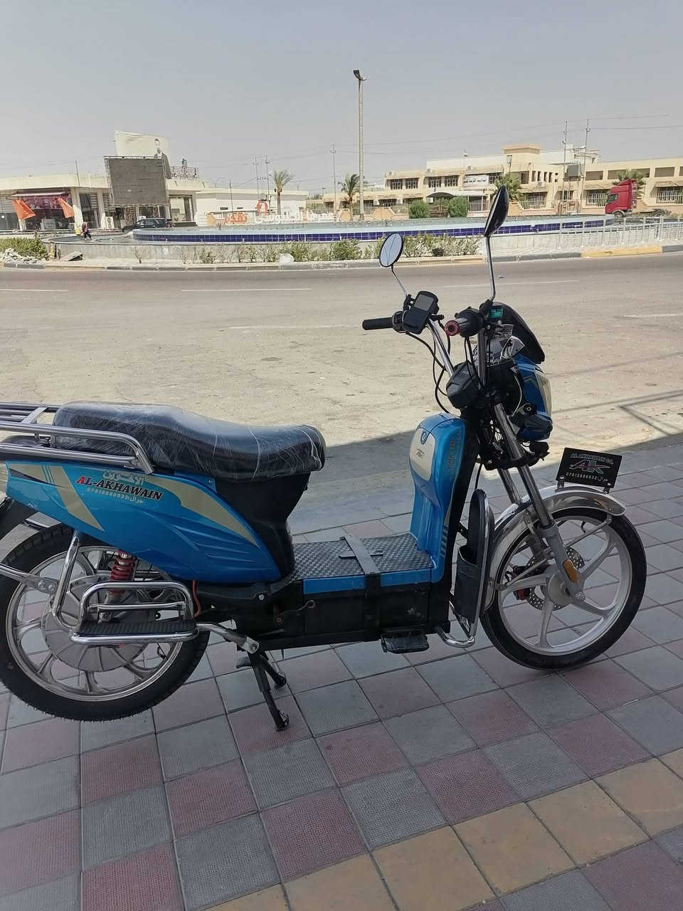 السلام عليكم 
للبيع هارلي الأخوين
موديل 24 
5 بطاريات يقرن 11
ماطور نظيف
كهربائيات كلها شغاله 
نشرات جانبيه 
أي نقص مابيه نضافه فول 
وين متريد افحص 
دبل اشاره/نضام ار رجوع للخلف 
4سرع+مثبت سرعه
دبل اشاره /يمين يسار 
سعر 450
للتواصل واتساب ***********
العنوان الكرمة
