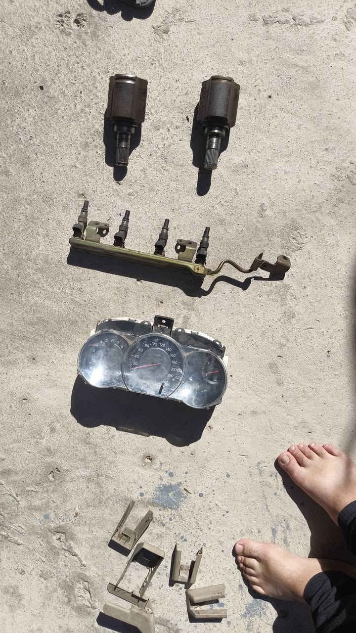 نيسان تيدا • قطع غيار • موجود بالصورة