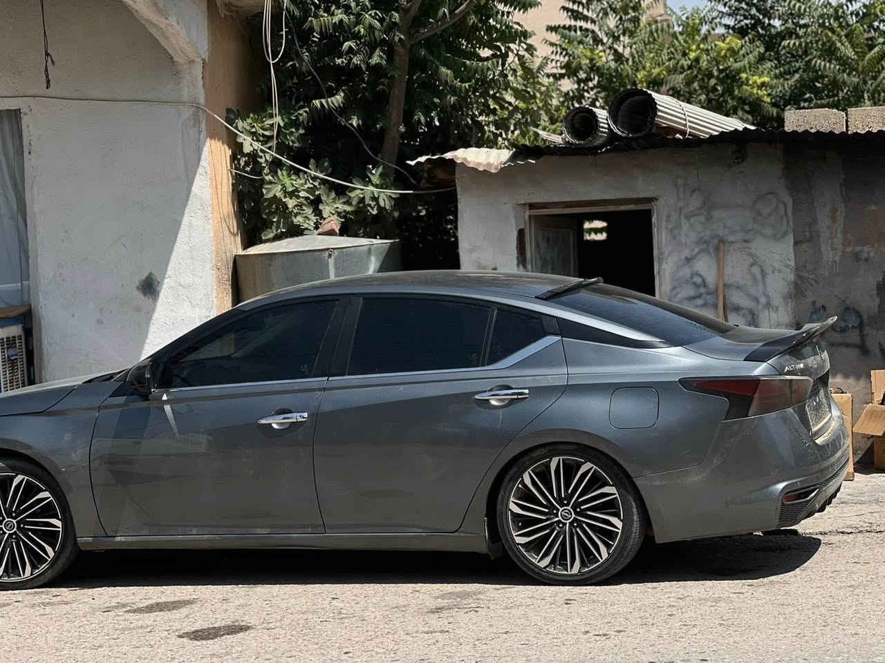 سەرەتا بەناوی خوا نیسان ئەلتیما مۆدیل ٢٠٢١ سەیارەکە تە بڵی خەوێنە سبۆخ پەرچەکو ٢ کلێنی هەیە دەحمەکی لە پێش هەیە سەیارە رەفسی مرورە  گیرو مەکینە بەشەرتە  فول جوانکەریە  مواسەفات s  لۆ تەفەسلی زیاتر تەلەفۆنم لۆ بکە *********** سحری ١٠٠ مەحەمەلەکی برا یانەی تێدایە مرغصور, أربيل
