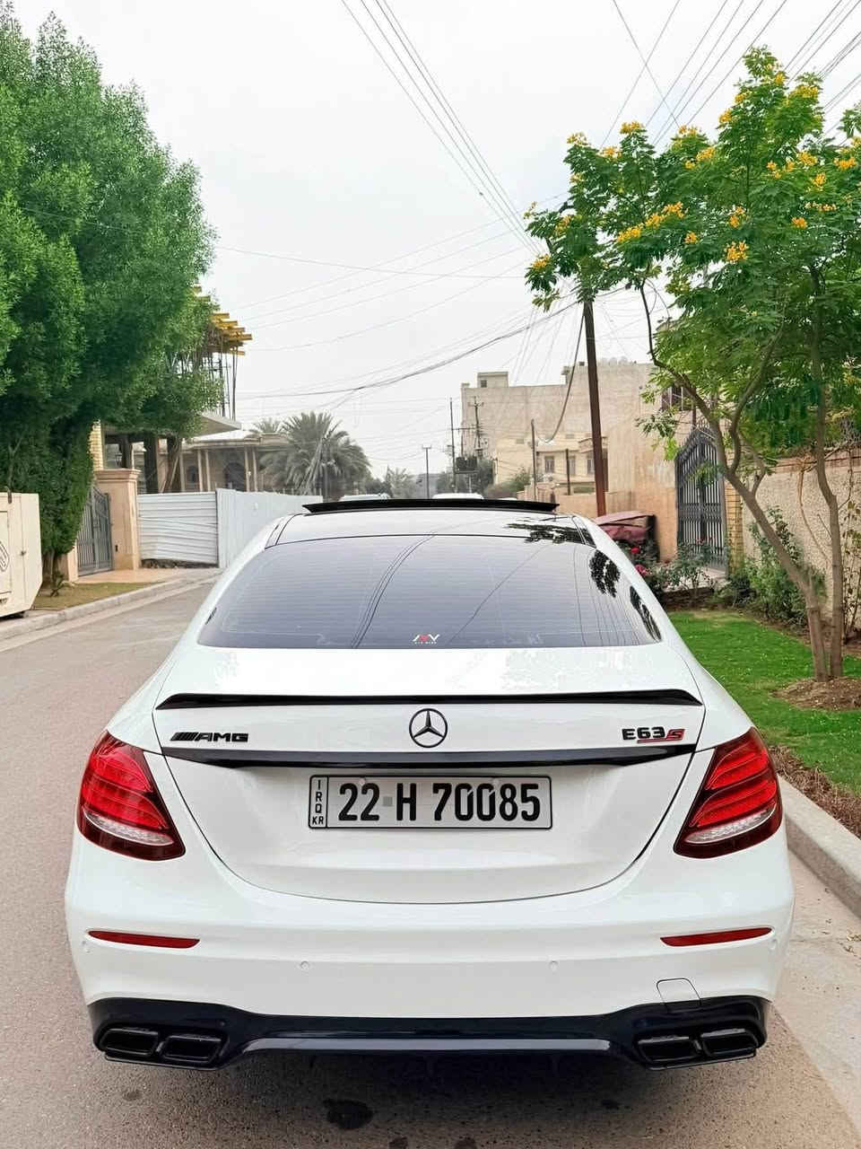 سلام عليكم من رخصة الادمن
بيع او مراوس
E350 موديل 2020 

مغلفة PPF طافي بالكامل 

ويل HR 

كتe 63Sبالكامل 

مواصفات السيارة :

داخل بيجي + دشبول بيانو Sclass  

سستم سماعات برومستر 

كامرة خلفية + حساسات  & رادار360

فتحة سقف بانوراما 

فصين الدشبول 

تحديد مسار + نقطه عمياء +توقف ذاتي 

وبعد بيها هواية مواصفات 
ناقل الحركة 9 نمر 

محرك 2000 تيربو 

المسافة المقطوعه 104الف KM
___________________________
حادث السيارة 
جاملغ + البونيد 
القطع المصبوغه البونيد فقط 
جاملغ تبديل قطعة اصلية 
ايرباك دشبول فقط 
بدون دواخل ولا شواصي وبدون للغد 

سعر : 310$

الاتصال :***********
