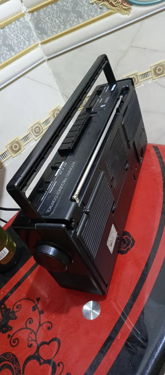 السلام عليكم راديو مسجل فيليبس شغال بالكامل ثلاث موجات مع اف ام ***********
