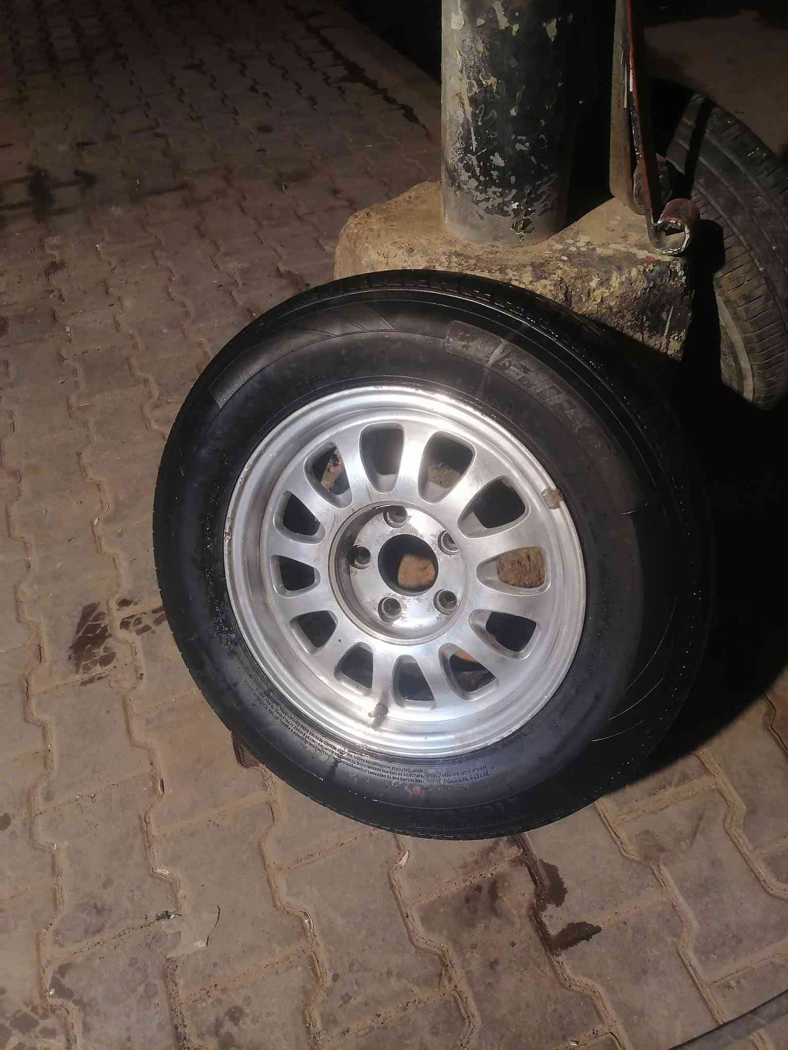 السلام عليكم شباب
عندي ويلات للبيع 👇
✅ تخم ويل حديد حجم 15 بلادي مكفول من كلشي صبغ شركه وختم bmw سعرهن 200 الف تاير زوج جديد وزوج نص عمر
✅ وعندي زوج خليه بلاد وبدون خلل مكفول وبدون تاير سعرهن 120
✅ زوج ويل كب صقر حجم 15 والتايرات نص عمر سعرهن 90
مكاني البصره المعقل
***********

