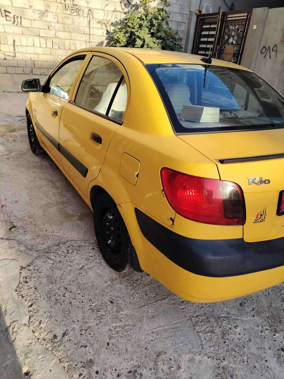 سلام عليكم كيا ريو رقم بغداد موديل 2009 سياره جاهزه بسمي شرط  الوكاله و تحويل السعر 78بيها مجال للاستفسار الاتصال علئ رقم *********** آسيا ***********
