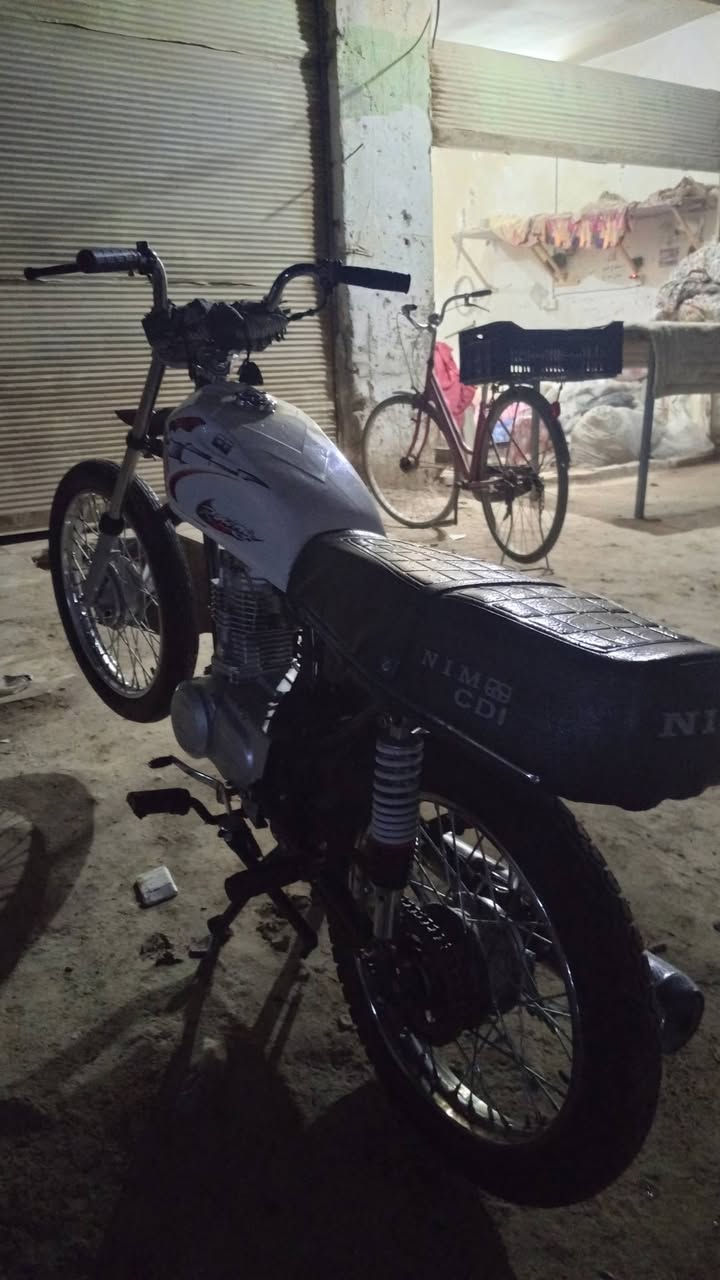 دراجه للبيع سعرها 500 وبيها مجال.    ***********
