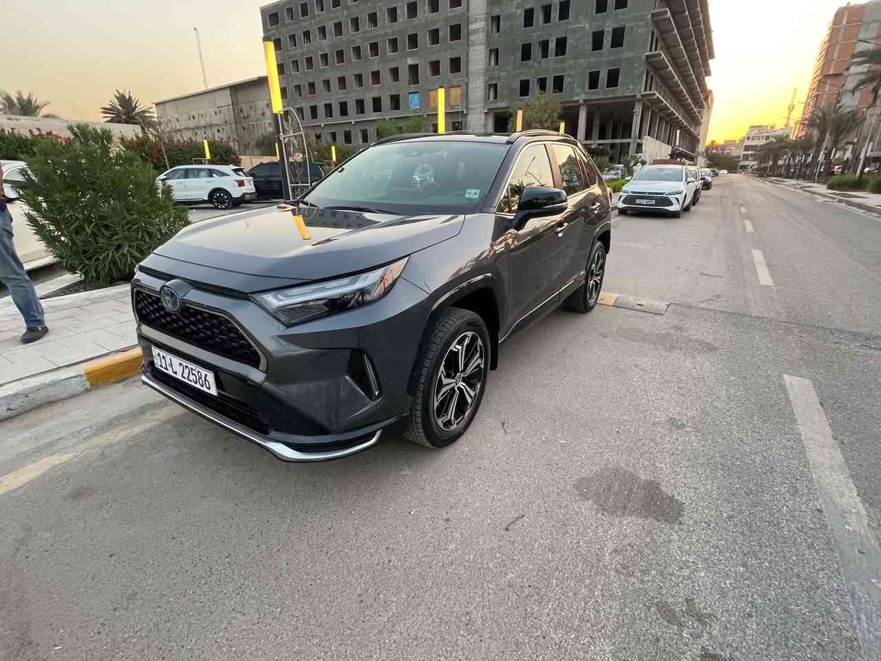 راف فور موديل 2023 xse
السياره جديده جدا فول الفول
السياره لونين والقماره لون اسود
السياره بلك ان وهايبرد وبنزين
البنزين تنساه الشحن يمشيك 100 كيلو عالكهرباء
ماشيه 16 الف فقط بعدها ع وضع الشركه
مواصفات السياره
سلايد
كشنات جلد اسود واحمر
ويل كب كبير
تدفئه بالستيرن 
المقاعد تدفئه حتى الخلفيه
شفتات بالستيرن 
شاشه دجتال
نظام صوتي كامل jbl
شحن تلفون وايرليس
صندوك كهرباء
حادث السياره  خلفي صندوك ونص جاملغ خلفي فقط
البجم كبس والسياره مناقصها اي شي
مكان السياره اليرموك والمنصور
السعر 27.500$
للاستفسار ***********
