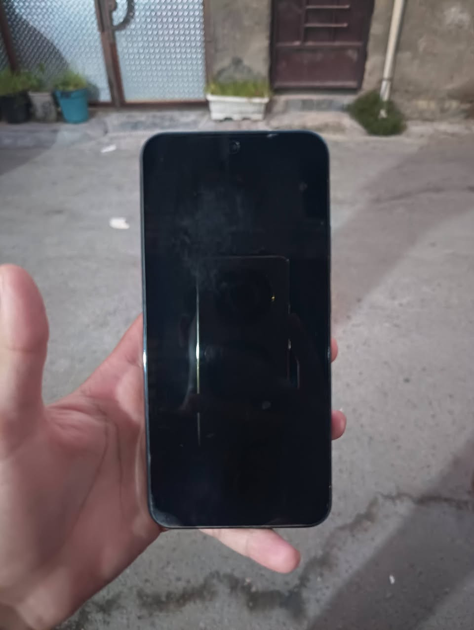 السلام عليكم
 جهاز :هونر x9d 
عشوائي:12 
ذاكره:256  
بطاريته:8300 أطول 3 أيام 
 جهاز جديد مستخدم شهر و اسبوعين جهاز ما بي كسر نضيف كلش باكيت الجهاز موجوده و ملحقاته ويا السعر 450 و بي مجال مكاني بغداد زعفرانيه للتواصل على الرقم  ***********
