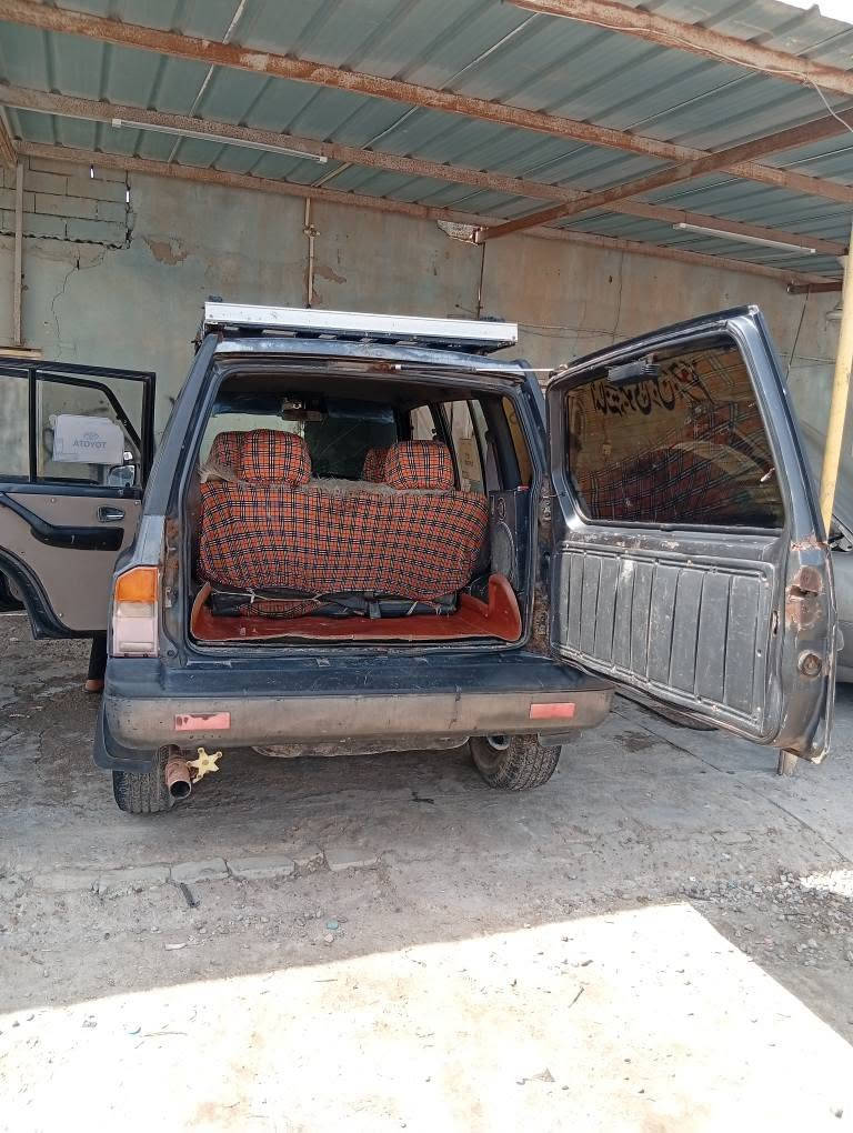 *🚙 للبيع سوزوكي فيتارا دبل قمارة - موديل 1993 🚙*
اللون: رصاصي رمادي
رقم السيارة: ميسان الماني
السنوية: كارتونية منتهية

*التفاصيل:*
المحرك 4 سلندر ونجي - بيه خيط بخار بسيط
بيها باب السايق مبدل
البدي: شوف العين، نظافة جيدة
البيع: ابيع اصوليات وتحويل مضمون

*السعر:* 28 ورقة وبيها مجال للشراي الصدك

*العنوان:* البصرة - القرنة

*للاستفسار:*
واتساب: ***********
اتصال: *********** البصرة, العراق
