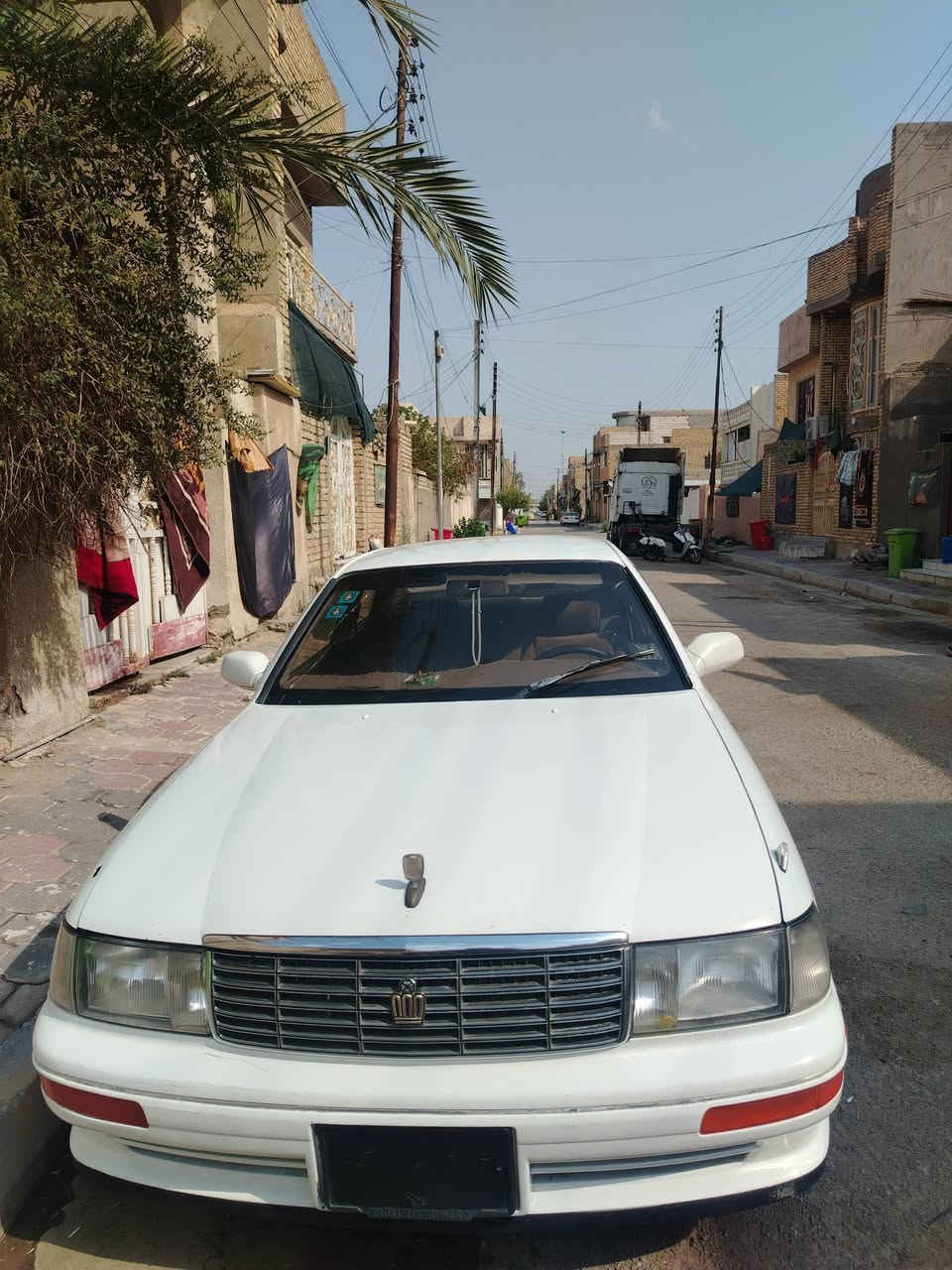 السلام عليكم ورحمة الله وبركاته
بطه متصل ٩١ بأسمي مداور ثاني يوم مكفوله كص ونقل جثه بيها مكانات صبغ كير ومحرك كفاله تبريد مجموعه جديده تخم تاير جديد غرفتها نظيفه حداديه ٧٥ بالميه  السعر 52 وبيها مجال عنواني كوت ***********
