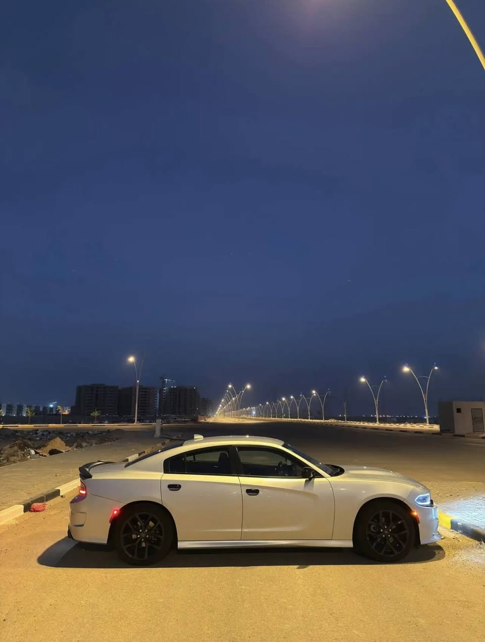 السلام عليكم 
دوج جارجر 2023 Sxt اصل الاصدار الاخير
البدي كفاله عامه وصور الحادث موضحه بالصور دعاميه اماميه فقط
سياره جديده وبعدهي ع وضع الشركه ماشيه 50 الف ميل  جاهزه من كلشي 
محرك 3600 تو ويل
رقم بصره تحويل سنويه لـ2030
السعر 230 وبيه مجال مكاني البصرة الزبير
***********
