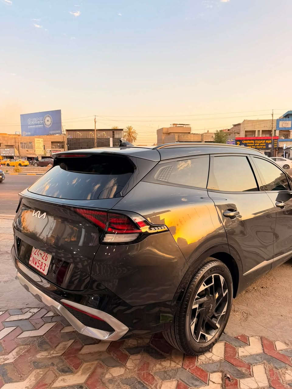 🔥 كيا سبورتاج SX PRESTIGE 2024 🔥

🚘 فول مواصفات | مواصفات عالية جداً

❤️ داخلية أحمر فخمة
🔊 نظام صوت Harman Kardon
📷 5 كاميرات
❄️🔥 كشنات تبريد وتدفئة
👁️ نظام النقطة العمياء
🛋️ كشنات جلد
📱 شاشة وسطية كبيرة + أنظمة ترفيه واتصال
🔑 تشغيل بصمة / دخول ذكي
⚡ تشغيل عن بُعد
🚨 حساسات أمامية وخلفية
🛡️ أنظمة أمان ومساعدة للسائق
🌙 إضاءة داخلية
🛞 جنوط ألمنيوم
💡 LED أمامي وخلفي
📐 فتحة سقف بانورامية
🌡️ تحكم أوتوماتيك بالمناخ
📱 Apple CarPlay & Android Auto
🅿️ أنظمة مساعدة للركن

✨ الحالة: بدون قطرة صبغ
❄️ فقط بارد بسيط بالجاملغ الأيمن

💵السعر اتصل وتدلل

📍 العنوان: الجادرية
📞 ***********
📲 متواجد واتساب

🔥 سيارة نظيفة جداً وتستحق المشاهدة 🔥
