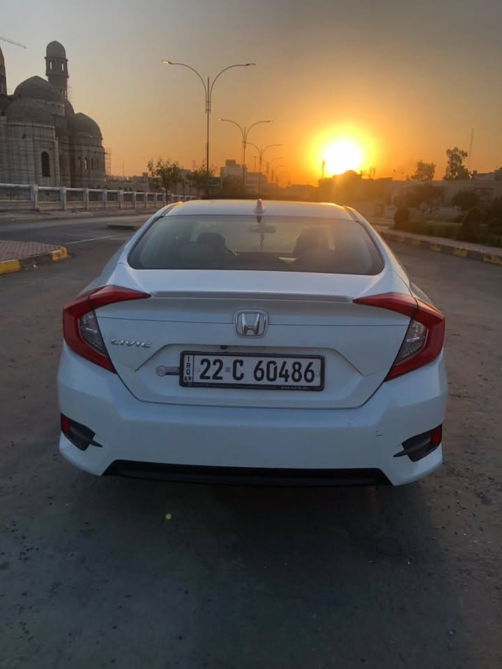 هوندا سيفك 2018
محرك 15 تيربو 
فول مواصفات 
تشغيل عن بعد 
سلايت + كاميرات بالمرايا 
تحكم ستيرن 
ثلاث وضعيات قياده 

بدون ضرر سرقه فقط موضح بالصور 
ينرادلها تبديل كمبريسر فقط 

السعر 95 
التواصل واتس ***********
