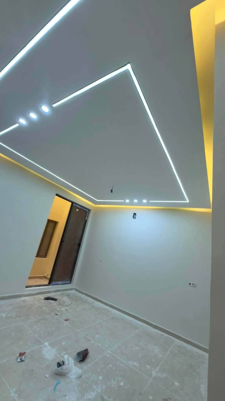 ✨ ديكورات مودرن وتصاميم عصرية ✨
ألوان الأوف وايت تمنح المكان هدوءًا وأناقةً وراحةً للعين، وتضيف إحساسًا بالاتساع والرحابة 🤍
🏠 تصاميم عصرية تناسب ذوقك
🎨 ألوان متناسقة ولمسات أنيقة
🛠️ تنفيذ على يد كادر يمتلك خبرة أكثر من 15 سنة
👷 حرفيون خبرة عالية دقة في التنفيذ وسرعة واللتزام
✨ جودة في التنفيذ وتشطيب يليق بمنزلك
***********
