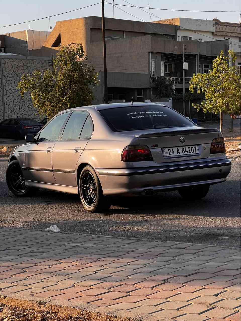 بي ام دبليو ٥٢٣ • ١٩٩٦ • ٤٤٠٠٠٠ كم