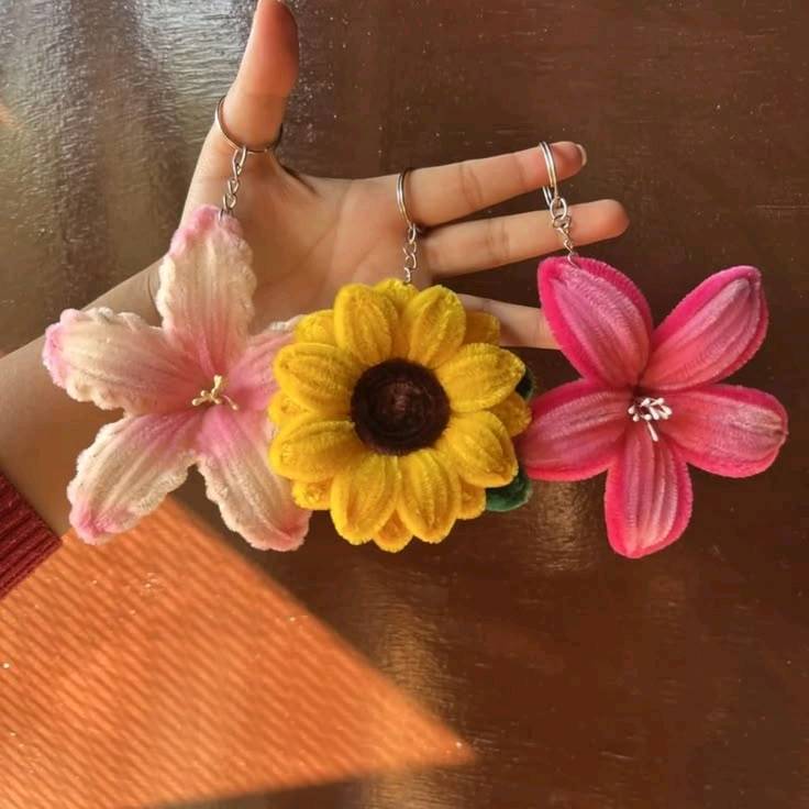 ميداليات ورد • يدوي • ألوان مختلفة
