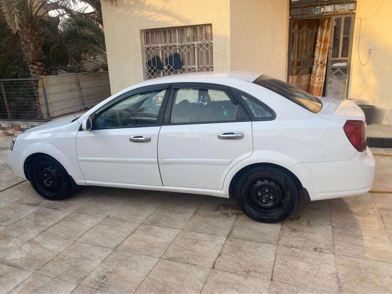 اوبترا مديل ٢٠١١ 
بيها قطع صبغ بس سيارة جاهزه 
كير مكينه تبريد بحالة جيده 
السعر ٦٦
البصرة ابي الخصيب
*********** البصرة, العراق
