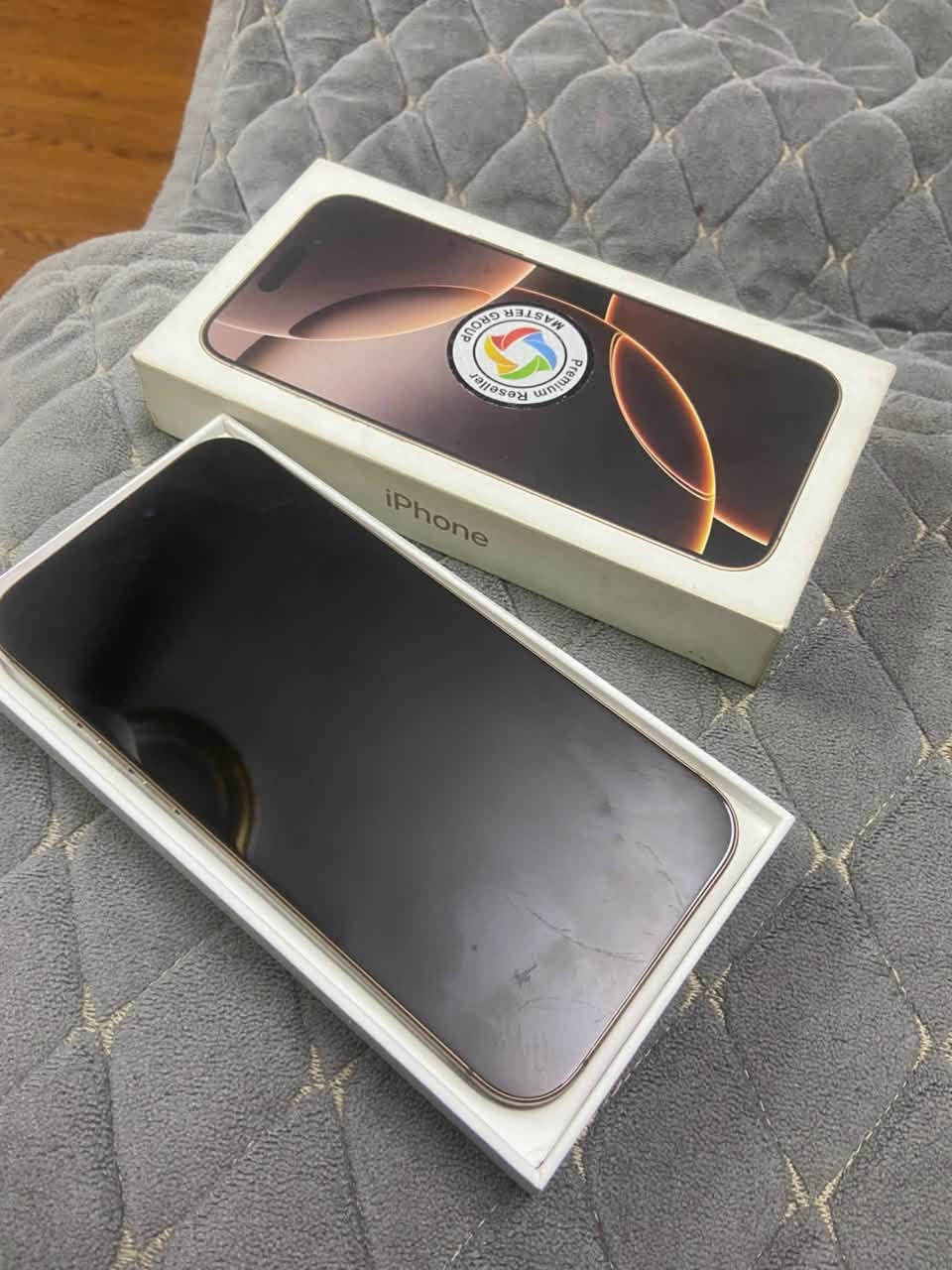 ايفون 16 برو ماكس ذاكره 256 بطاريه 90‎%‎
ممبدل بي شي جديد ونظيف كلشش امانه سبب البيع محتاجه 
سعره مليون و200 بي مجال للشراي

نص مكتوب في الصور:
- 11:07 90 iPhone مساحة تخزين iPhone المستخدم: 253.3 غ.ب. من 256 غ.ب. الصور التطبيقات iCloud Drive iOS بيانات النظام توصيات مراجعة صورك وفيديوهاتك وقر لحد 124.13 غ.ب. راجع الصور وال تشغل أكبر مساحة تخزين في تط يمكنك حذفها. إظهار الكل
- 11:07 90% البطارية آخر شحنة إلى 92%: منذ ساعة إضاءة عالية تستهلك الإضاءة العالية لشاشة العرض قدرًا كبيرًا من الطاقة. جرب تقليل الإضاءة لتحسين عمر البطارية. القفل التلقائي "القفل التلقائي" متوقف حاليًا. يمكنك توفير طاقة البطارية بتشغيل هذه الميزة. الاستخدام اليومي أنت تستهلك كمية أقل من طاقة البطارية اليوم مما يحدث عادة حتى 11:07 م. 114% اليوم 80% متوسط طوال اليوم يوميًا في 11:07 م نشاط التطبيقات والنظام
