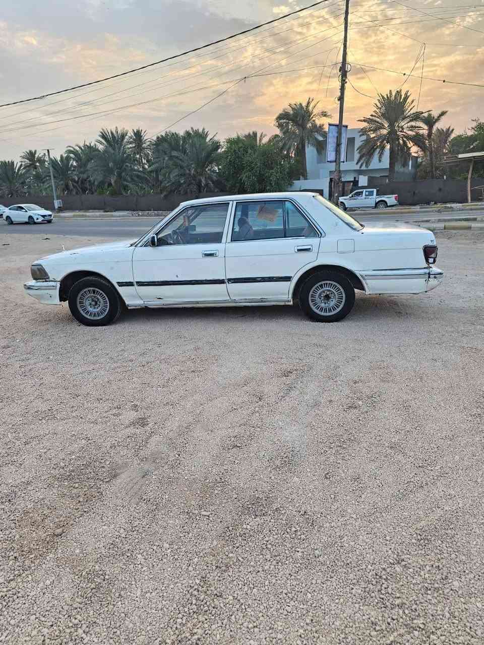 سيدان • ١٩٨٨ • محرك ٢٥٠٠