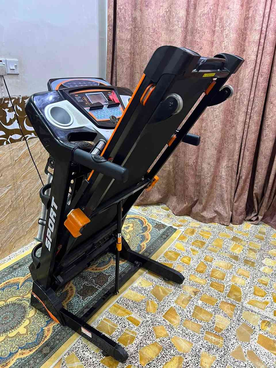 جهاز جري جبلي دبل ماطور شاشه لمس تحكمات لمس سرعه عاليه16.8 نظيف يحتوي على اكواب عدد2 وستاند موبايل بي شاشه تعد رقت سعرات حراريه قياس نبضات القلب مسافه مقطوعه مفتاح امان بي رجاج تكسير شحوم وبي شناو بطن بي اواكس بلوتوث جهاز يطبك ومياخذ مساحه ويا (هديه قرص خصر) يحمل 140 كيلو سرعه عاليه سعره 280 الف بغداد يوجد توصيل محافظات ***********
